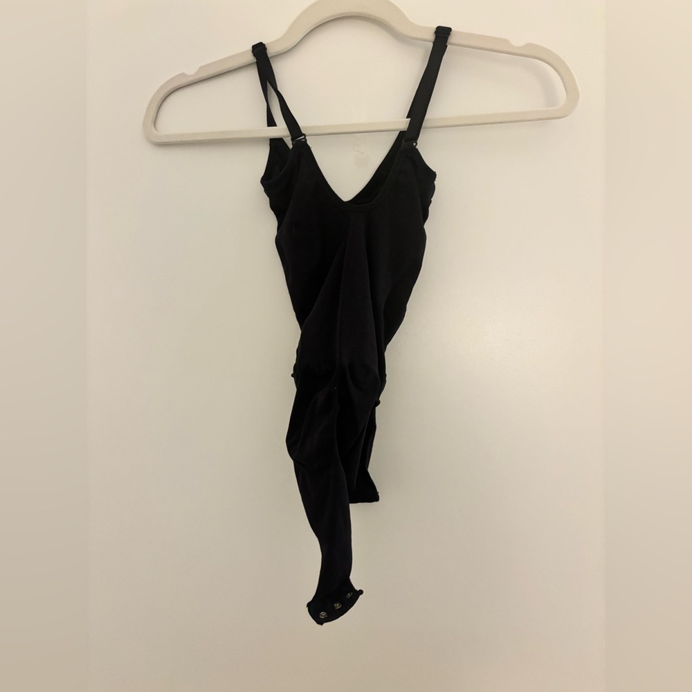 SKIMS seamless sculpt brief bodysuit - Picture 4 of 4